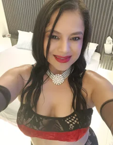 I spent an afternoon being mischievous😈👄 od MonserratLune_  5 snímek