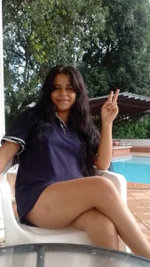 MeliSweet Petting Pic 4