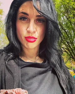 Mona_daAbout me…图片 4