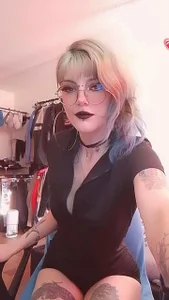 Rossiee_huntt I want ride, do you want be my bike? Pic 2