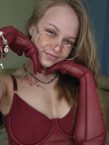 OdellaGillingham red body Pic 2