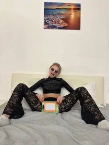 Mickey_Milk Looking for someone to play with... are you free? Gambar