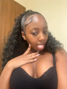 prettyyyebony1 Public Pic
