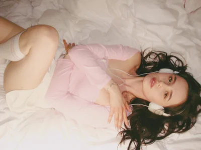 Avrilmoon some pink pics Immagine 