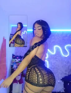 Dania-Thompson kullanıcısının big and juicy albümü -  3 fotoğraf