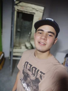 Breick_tin Public Foto