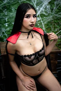 LilyRossi_ kullanıcısının SEXY VAMPIRE😈🔥 albümü -  3 fotoğraf