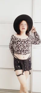 FemboyCupcake69 𝐀𝐥𝐰𝐚𝐲𝐬 𝐨𝐧 𝐠𝐨𝐨𝐝 𝐯𝐢𝐛𝐞𝐬! 😌🌸🥰 Pic 2