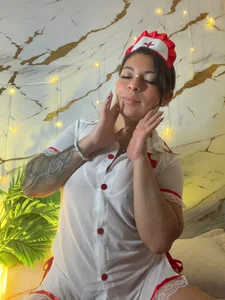 Votre infirmière préférée od Iam_Issaa_  9 snímek