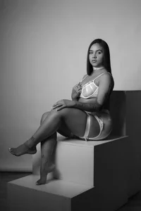 Amberr_Greyy Black and white Pic 3