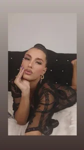 MadisonJean Public  2টি ছবি