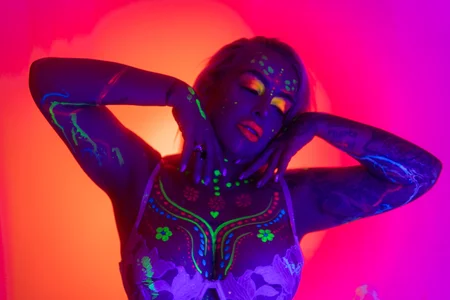 Hot girl🖤 de SophieWinsloow  3 Imagens