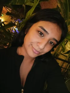 nahomiE26: Public ( 3 фото)