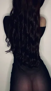 For you — as a thank you for 10,000 subscribers 💋 de Veliora  5 Imagens