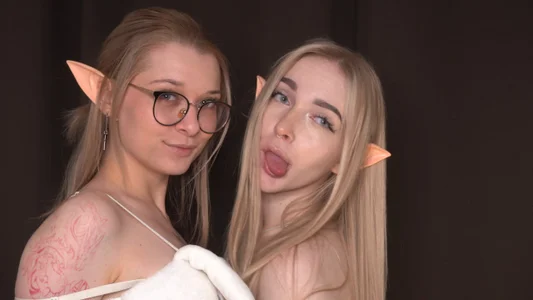 Elf stream 🧝‍♀️ od MaeEversley  3 snímek