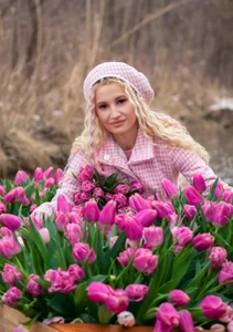 Sofia_Soul I really love tulips Pic 4