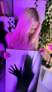 ElsaDivine When It Gets Quiet 🌙💋 Foto