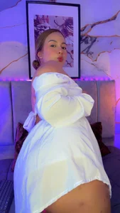 Brenda_Brm White Poză