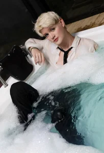 VladHellsing4: U know i love jacuzzis 😅 ( 3 фото)