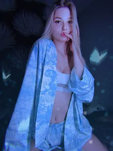 hidden_charm Public Gambar