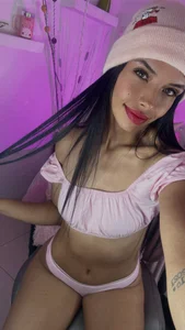 zoe_sexy_latin_19 Public Pic 2