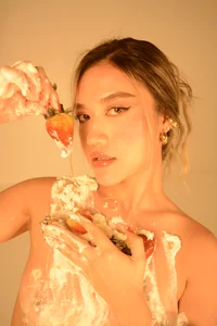 RebeccaHudson Cream and Strawberries Pic 8