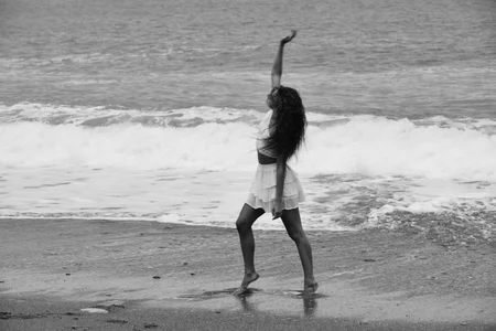 ElizSweetのDancing on the beachの 2枚の写真