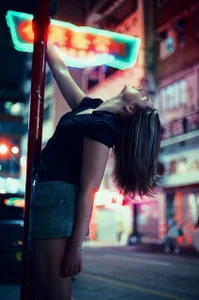 ThreeshaWhite HONG KONG 1 Immagine  8