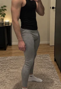 HotVipFunのSelfies joggingshose/leggings 😈の 5枚の写真