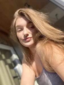 Bellatrisssaa Just tempting🤭 Foto 3