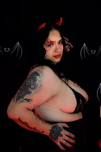 GabiSaenz_ Season of scares 🎃 зображення