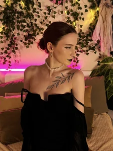 JoYung You will find out what elegance is 🖤 Pic 3