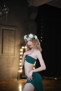 EmilyLuv Public Pic 3