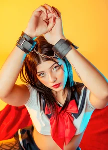 LanaKyutt YELLOW WALL Pic 5