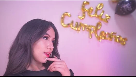 chloe_moons_ My 19th Birthday 🥳 🎉 Gambar 3