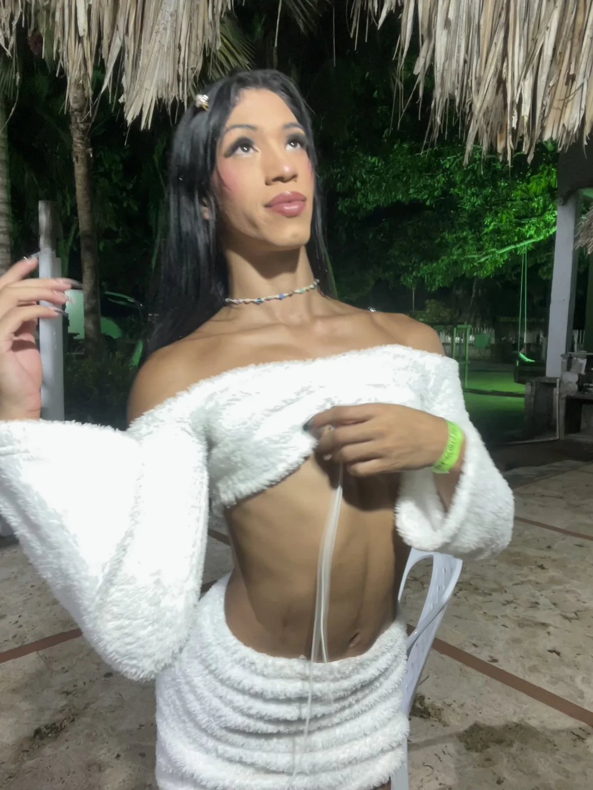 Трендове зображення  111 REINA_ADAHARA