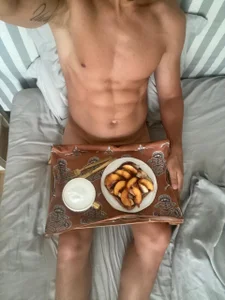 Public de YoucallmeRobert  3 Imagens