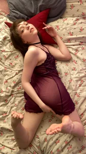 RileyNymph: Will you join me in bed? ( 2 фото)
