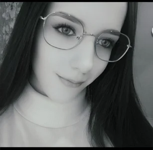 Lucy_Divine Public Hình 2