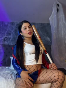 Isabella_Rios_のharley quiin costume 💙💘の 9枚の写真