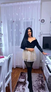 VanessaVale_ Public slika 3