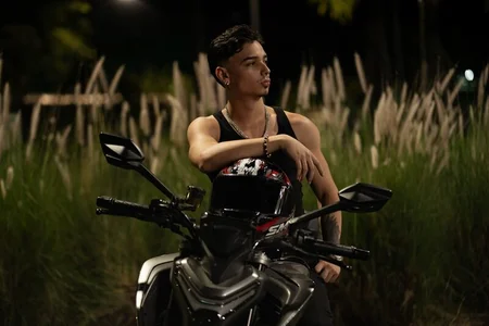 Midnight Rider 🌙🏍️