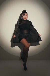 AmberLewis_ Between shadow and desire Pic 5