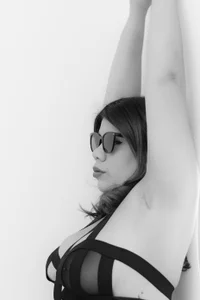 valeria_acosta_ IN BLACK AND WHITE Foto 2