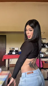 kendal_hot01: Public ( 8 фото)