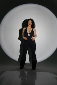 KylieJenkinsのSpotligt 🤍🖤の 2枚の写真