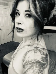 TheLenaAdams Public Pic 2