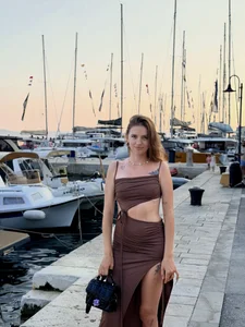 WrongGirlRightTime's XXX Nude Photo 3