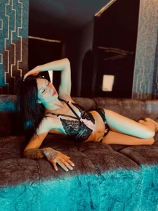 miarose_69 🌸 A Little Piece of My Charm Pic 2
