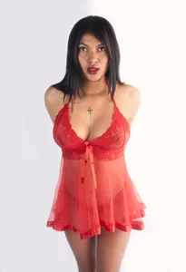 Lexy_tay Loving red, of seduction Pic 6